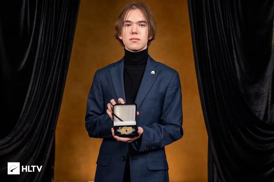 陈威通过一